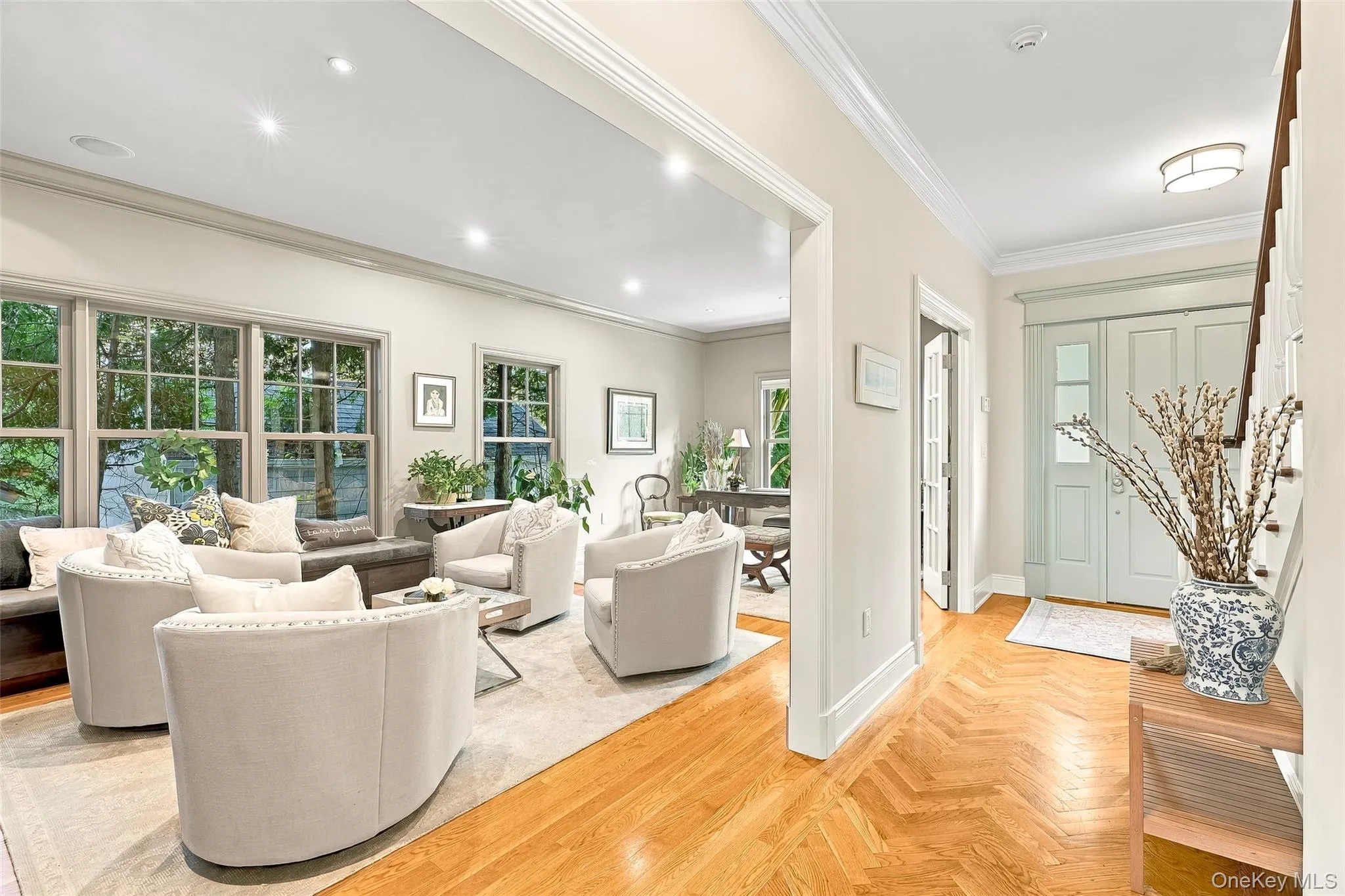 Versatile Floor Plan with great flow offers great space for multiple uses Versatile Floor Plan with great flow offers great space for multiple uses