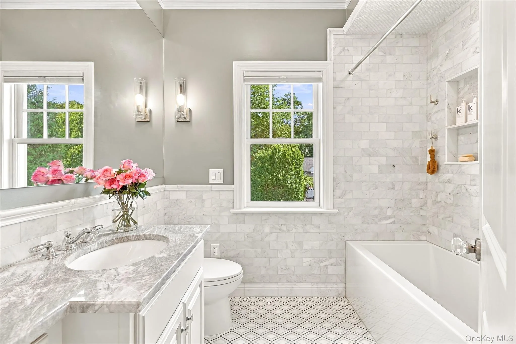 Full Hall Bath Full Hall Bath