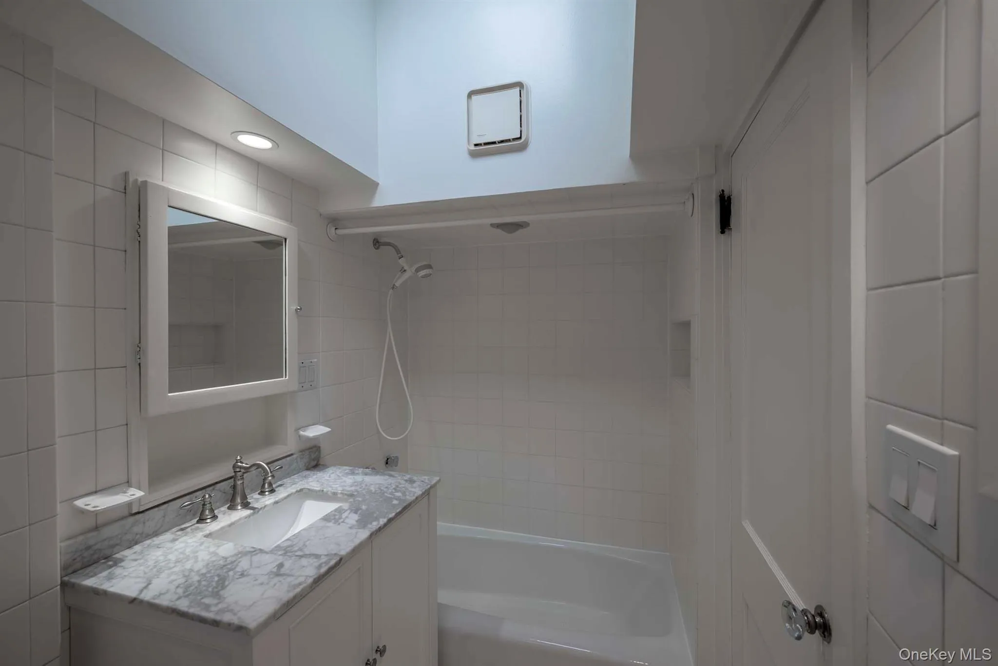 62 Summit Avenue, Eastchester, NY, 4 Bedrooms Bedrooms, 9 Rooms Rooms,3 BathroomsBathrooms,Residential,For Rent,Summit,0,1048742 62 Summit Avenue, Eastchester, NY, 4 Bedrooms Bedrooms, 9 Rooms Rooms,3 BathroomsBathrooms,Residential,For Rent,Summit,0,1048742