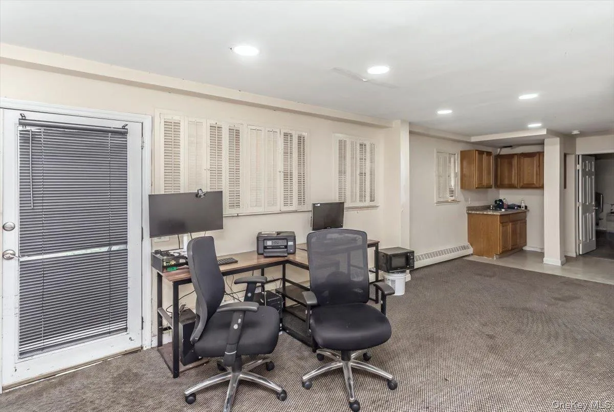 1 Greentree Circle, North Hempstead, NY, 4 Bedrooms Bedrooms, 10 Rooms Rooms,3 BathroomsBathrooms,Residential,For Rent,Greentree,0,1048748 1 Greentree Circle, North Hempstead, NY, 4 Bedrooms Bedrooms, 10 Rooms Rooms,3 BathroomsBathrooms,Residential,For Rent,Greentree,0,1048748