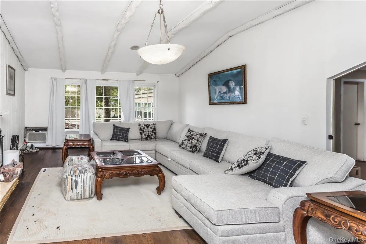 1 Greentree Circle, North Hempstead, NY, 4 Bedrooms Bedrooms, 10 Rooms Rooms,3 BathroomsBathrooms,Residential,For Rent,Greentree,0,1048748 1 Greentree Circle, North Hempstead, NY, 4 Bedrooms Bedrooms, 10 Rooms Rooms,3 BathroomsBathrooms,Residential,For Rent,Greentree,0,1048748