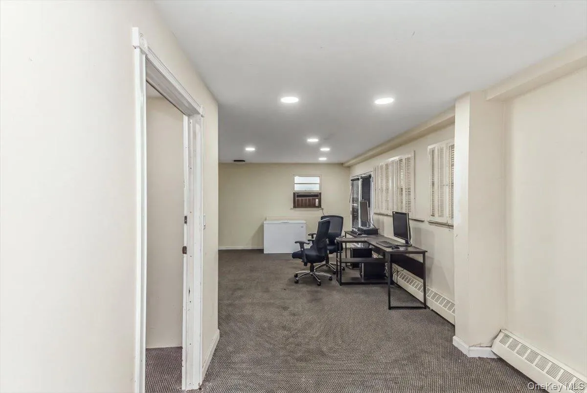 1 Greentree Circle, North Hempstead, NY, 4 Bedrooms Bedrooms, 10 Rooms Rooms,3 BathroomsBathrooms,Residential,For Rent,Greentree,0,1048748 1 Greentree Circle, North Hempstead, NY, 4 Bedrooms Bedrooms, 10 Rooms Rooms,3 BathroomsBathrooms,Residential,For Rent,Greentree,0,1048748
