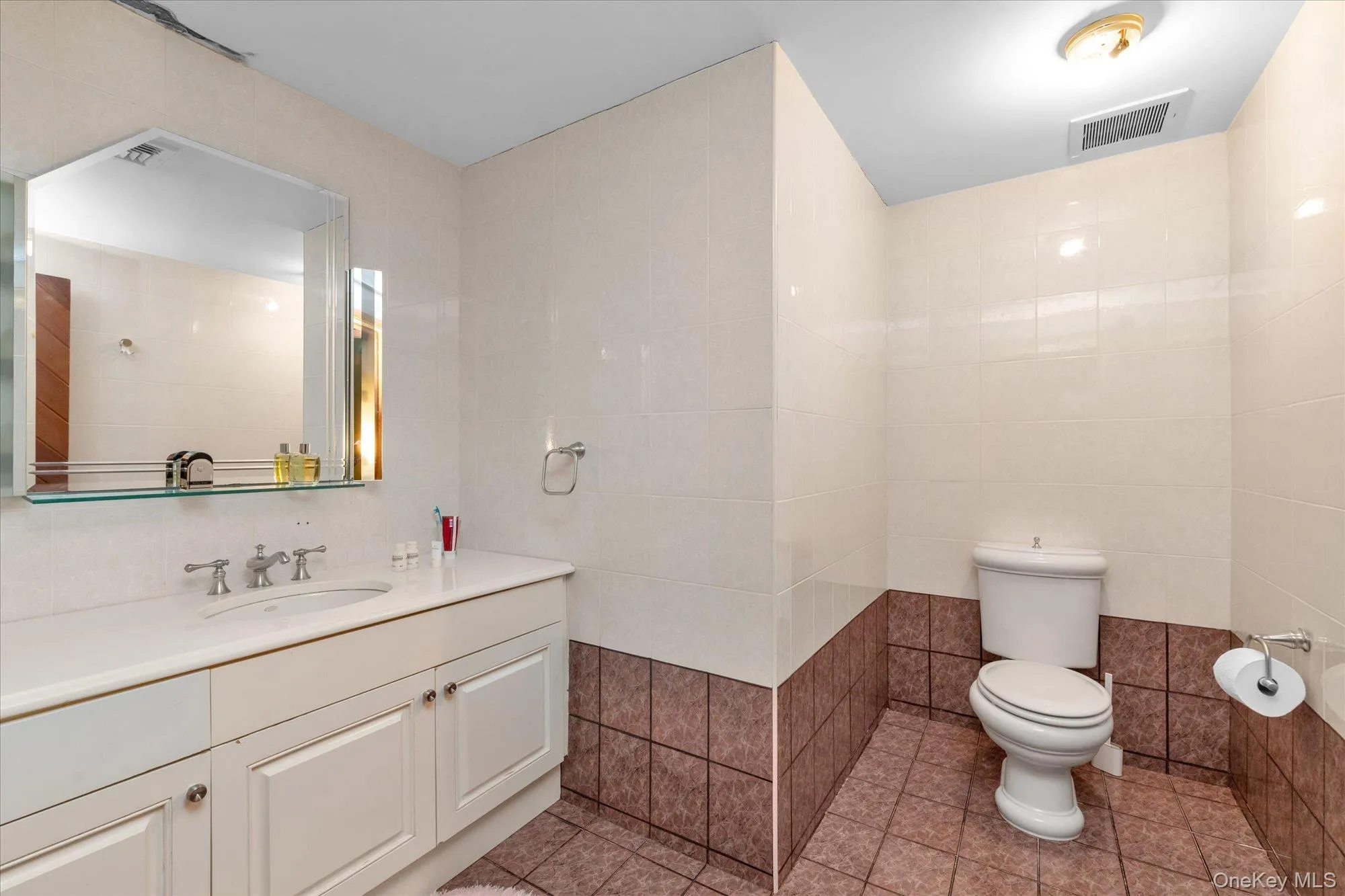 224 Beverly Road, New York, NY, 5 Bedrooms Bedrooms, 15 Rooms Rooms,3 BathroomsBathrooms,Residential,For Rent,Beverly,0,1048749 224 Beverly Road, New York, NY, 5 Bedrooms Bedrooms, 15 Rooms Rooms,3 BathroomsBathrooms,Residential,For Rent,Beverly,0,1048749