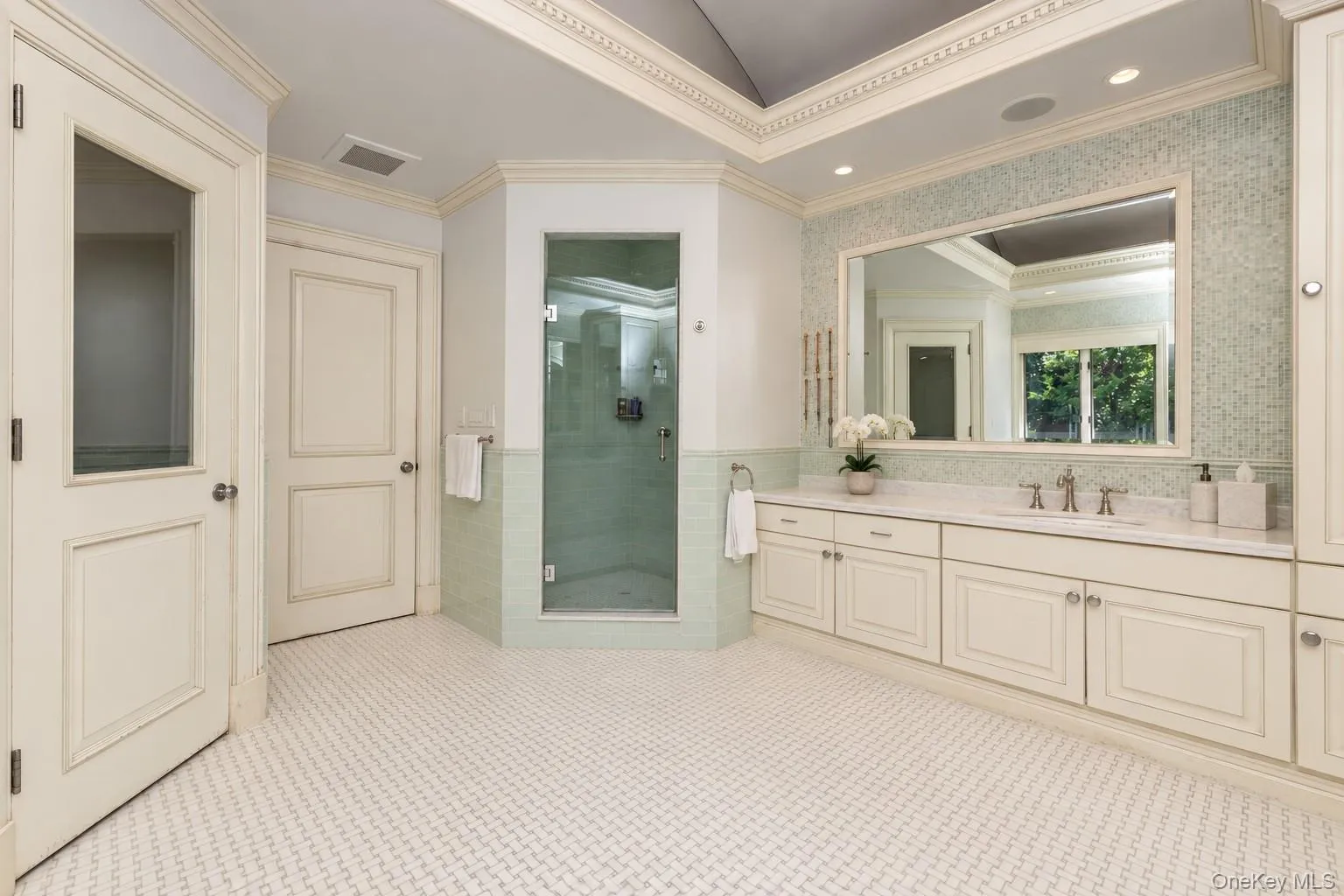224 Beverly Road, New York, NY, 5 Bedrooms Bedrooms, 15 Rooms Rooms,3 BathroomsBathrooms,Residential,For Rent,Beverly,0,1048749 224 Beverly Road, New York, NY, 5 Bedrooms Bedrooms, 15 Rooms Rooms,3 BathroomsBathrooms,Residential,For Rent,Beverly,0,1048749