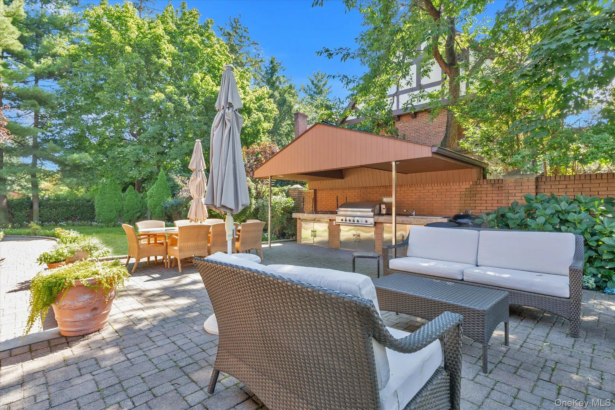 224 Beverly Road, New York, NY, 5 Bedrooms Bedrooms, 15 Rooms Rooms,3 BathroomsBathrooms,Residential,For Rent,Beverly,0,1048749 224 Beverly Road, New York, NY, 5 Bedrooms Bedrooms, 15 Rooms Rooms,3 BathroomsBathrooms,Residential,For Rent,Beverly,0,1048749