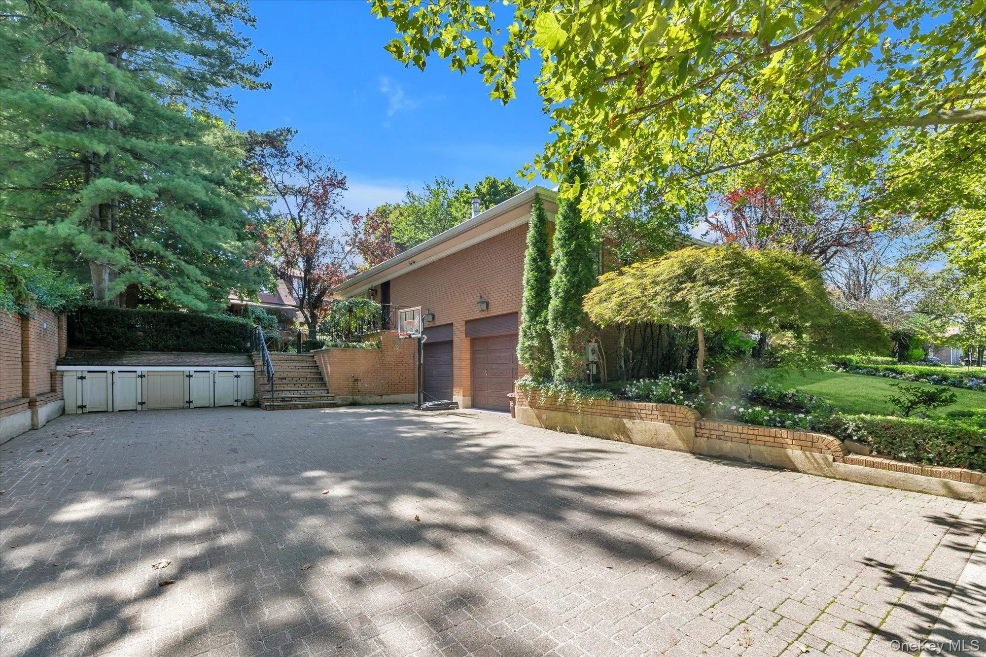 Large Driveway Large Driveway