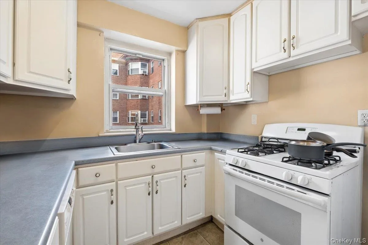 235 Garth Road, Eastchester, NY, 1 Bedroom Bedrooms, 3 Rooms Rooms,1 BathroomBathrooms,Residential,For Rent,Garth,0,1048752 235 Garth Road, Eastchester, NY, 1 Bedroom Bedrooms, 3 Rooms Rooms,1 BathroomBathrooms,Residential,For Rent,Garth,0,1048752