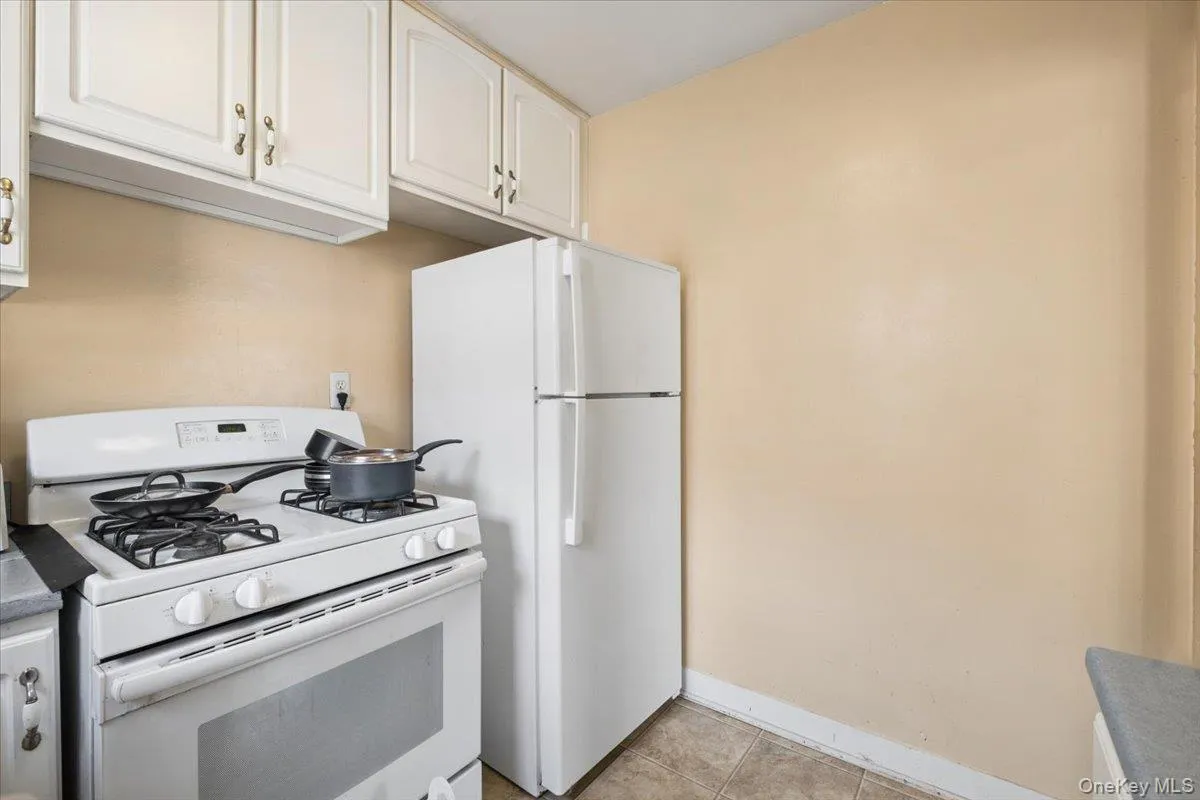 235 Garth Road, Eastchester, NY, 1 Bedroom Bedrooms, 3 Rooms Rooms,1 BathroomBathrooms,Residential,For Rent,Garth,0,1048752 235 Garth Road, Eastchester, NY, 1 Bedroom Bedrooms, 3 Rooms Rooms,1 BathroomBathrooms,Residential,For Rent,Garth,0,1048752