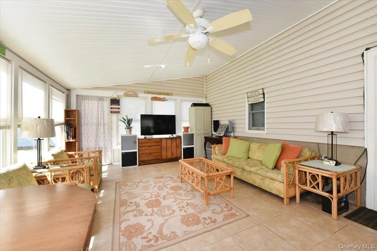 283 Gates Avenue, Babylon, NY, 3 Bedrooms Bedrooms, 7 Rooms Rooms,2 BathroomsBathrooms,Residential,For Rent,Gates,0,1048753 283 Gates Avenue, Babylon, NY, 3 Bedrooms Bedrooms, 7 Rooms Rooms,2 BathroomsBathrooms,Residential,For Rent,Gates,0,1048753