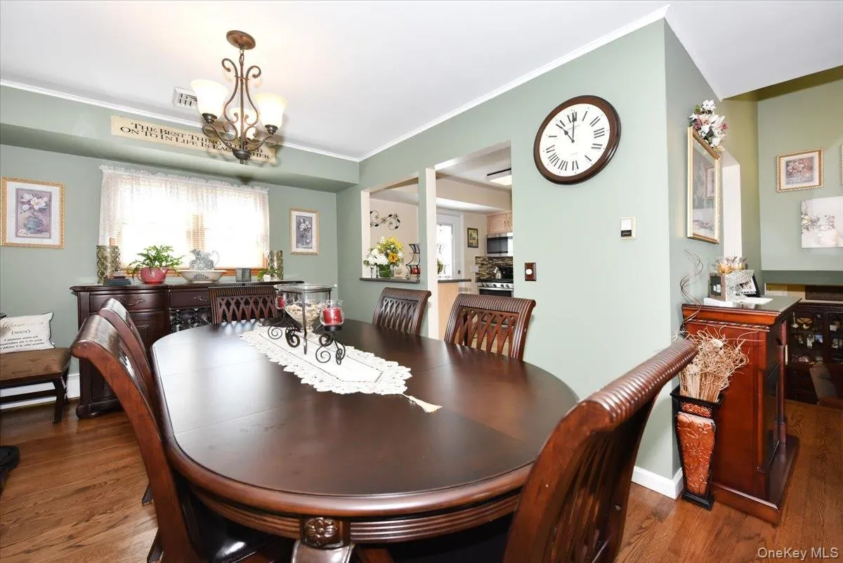 283 Gates Avenue, Babylon, NY, 3 Bedrooms Bedrooms, 7 Rooms Rooms,2 BathroomsBathrooms,Residential,For Rent,Gates,0,1048753 283 Gates Avenue, Babylon, NY, 3 Bedrooms Bedrooms, 7 Rooms Rooms,2 BathroomsBathrooms,Residential,For Rent,Gates,0,1048753