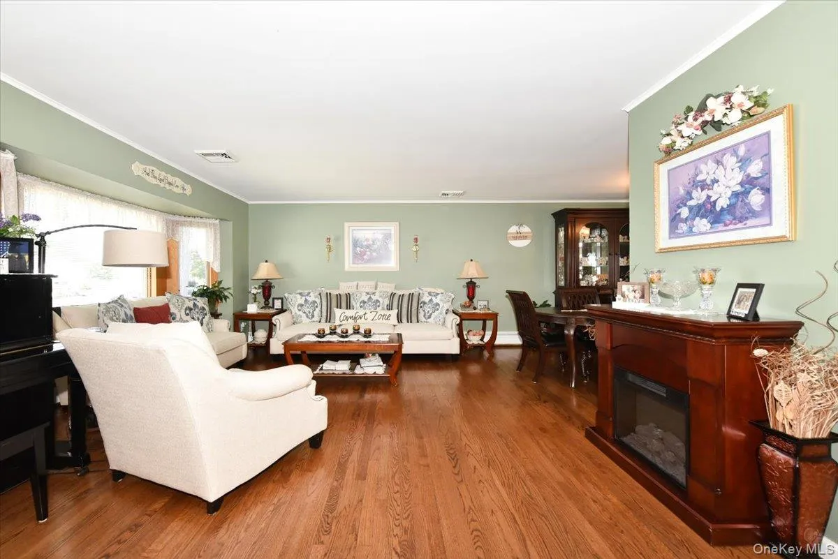 283 Gates Avenue, Babylon, NY, 3 Bedrooms Bedrooms, 7 Rooms Rooms,2 BathroomsBathrooms,Residential,For Rent,Gates,0,1048753 283 Gates Avenue, Babylon, NY, 3 Bedrooms Bedrooms, 7 Rooms Rooms,2 BathroomsBathrooms,Residential,For Rent,Gates,0,1048753