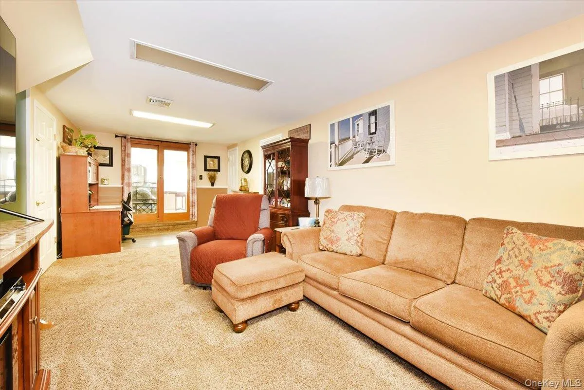 283 Gates Avenue, Babylon, NY, 3 Bedrooms Bedrooms, 7 Rooms Rooms,2 BathroomsBathrooms,Residential,For Rent,Gates,0,1048753 283 Gates Avenue, Babylon, NY, 3 Bedrooms Bedrooms, 7 Rooms Rooms,2 BathroomsBathrooms,Residential,For Rent,Gates,0,1048753