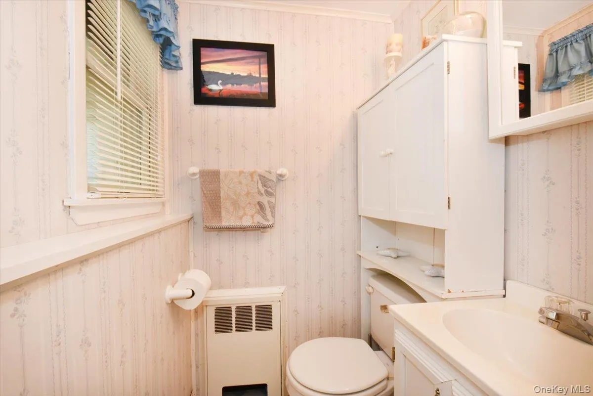 283 Gates Avenue, Babylon, NY, 3 Bedrooms Bedrooms, 7 Rooms Rooms,2 BathroomsBathrooms,Residential,For Rent,Gates,0,1048753 283 Gates Avenue, Babylon, NY, 3 Bedrooms Bedrooms, 7 Rooms Rooms,2 BathroomsBathrooms,Residential,For Rent,Gates,0,1048753