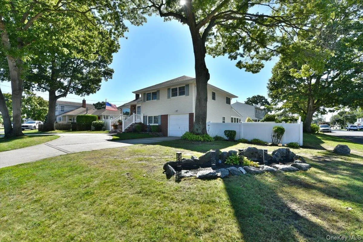 283 Gates Avenue, Babylon, NY, 3 Bedrooms Bedrooms, 7 Rooms Rooms,2 BathroomsBathrooms,Residential,For Rent,Gates,0,1048753 283 Gates Avenue, Babylon, NY, 3 Bedrooms Bedrooms, 7 Rooms Rooms,2 BathroomsBathrooms,Residential,For Rent,Gates,0,1048753