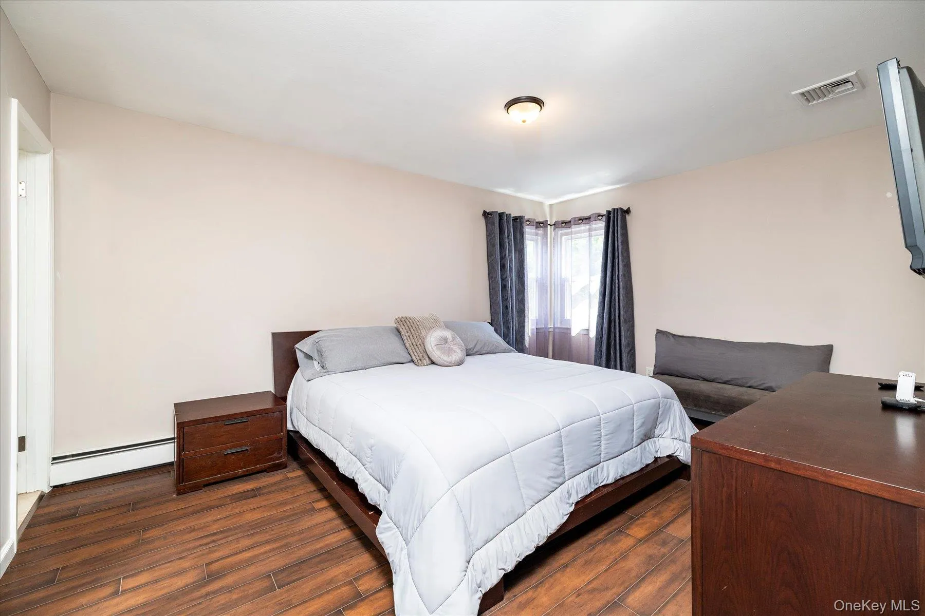 1985 Park Street, Hempstead, NY, 4 Bedrooms Bedrooms, 9 Rooms Rooms,3 BathroomsBathrooms,Residential,For Rent,Park,0,1048755 1985 Park Street, Hempstead, NY, 4 Bedrooms Bedrooms, 9 Rooms Rooms,3 BathroomsBathrooms,Residential,For Rent,Park,0,1048755
