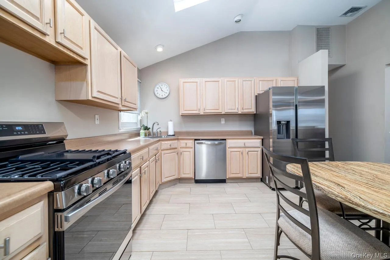 1985 Park Street, Hempstead, NY, 4 Bedrooms Bedrooms, 9 Rooms Rooms,3 BathroomsBathrooms,Residential,For Rent,Park,0,1048755 1985 Park Street, Hempstead, NY, 4 Bedrooms Bedrooms, 9 Rooms Rooms,3 BathroomsBathrooms,Residential,For Rent,Park,0,1048755