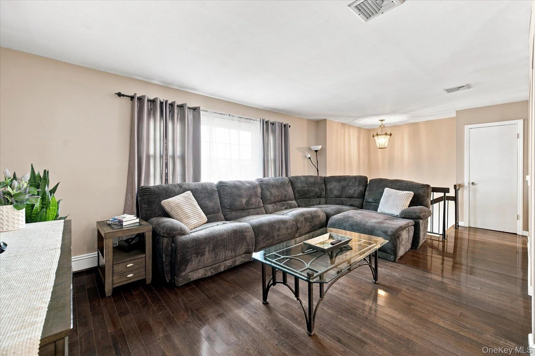 1985 Park Street, Hempstead, NY, 4 Bedrooms Bedrooms, 9 Rooms Rooms,3 BathroomsBathrooms,Residential,For Rent,Park,0,1048755 1985 Park Street, Hempstead, NY, 4 Bedrooms Bedrooms, 9 Rooms Rooms,3 BathroomsBathrooms,Residential,For Rent,Park,0,1048755