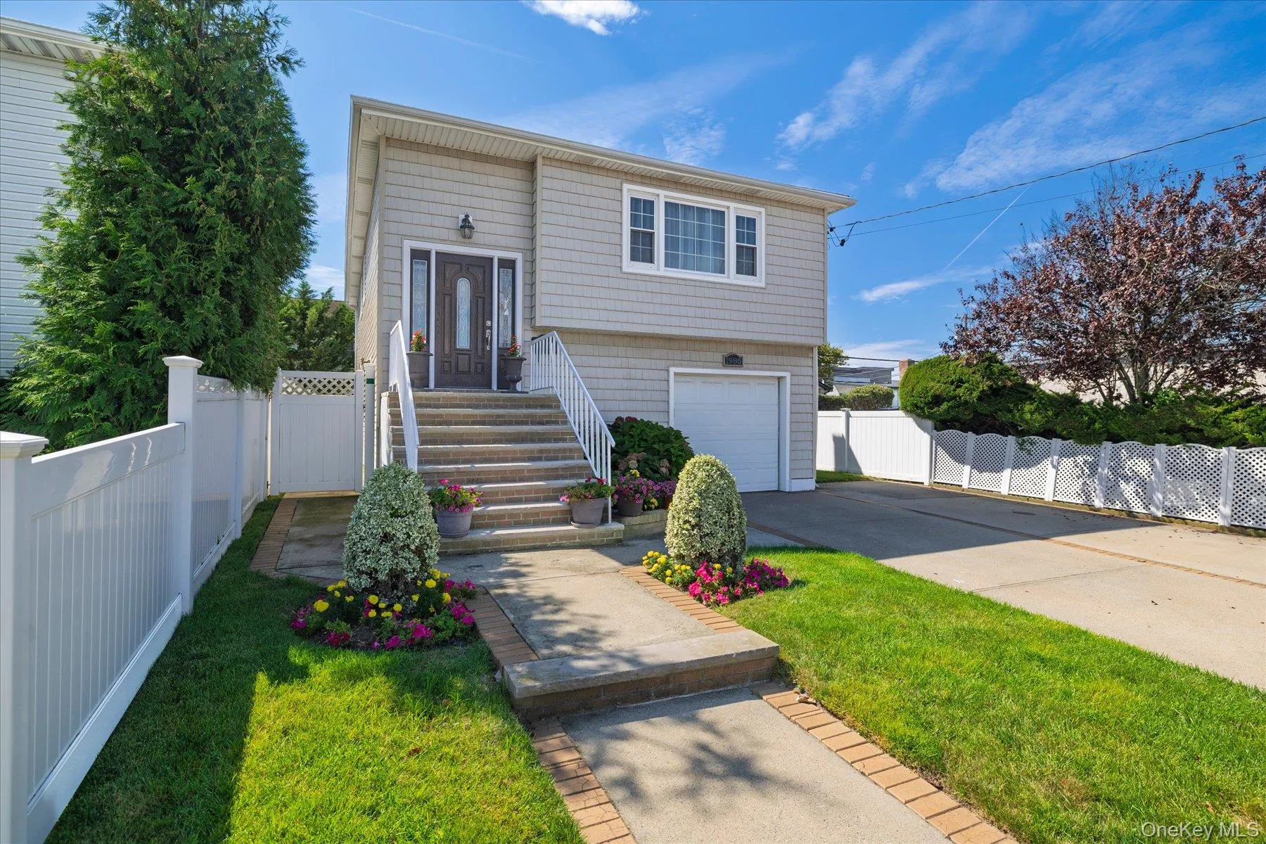1985 Park Street, Hempstead, NY, 4 Bedrooms Bedrooms, 9 Rooms Rooms,3 BathroomsBathrooms,Residential,For Rent,Park,0,1048755 1985 Park Street, Hempstead, NY, 4 Bedrooms Bedrooms, 9 Rooms Rooms,3 BathroomsBathrooms,Residential,For Rent,Park,0,1048755