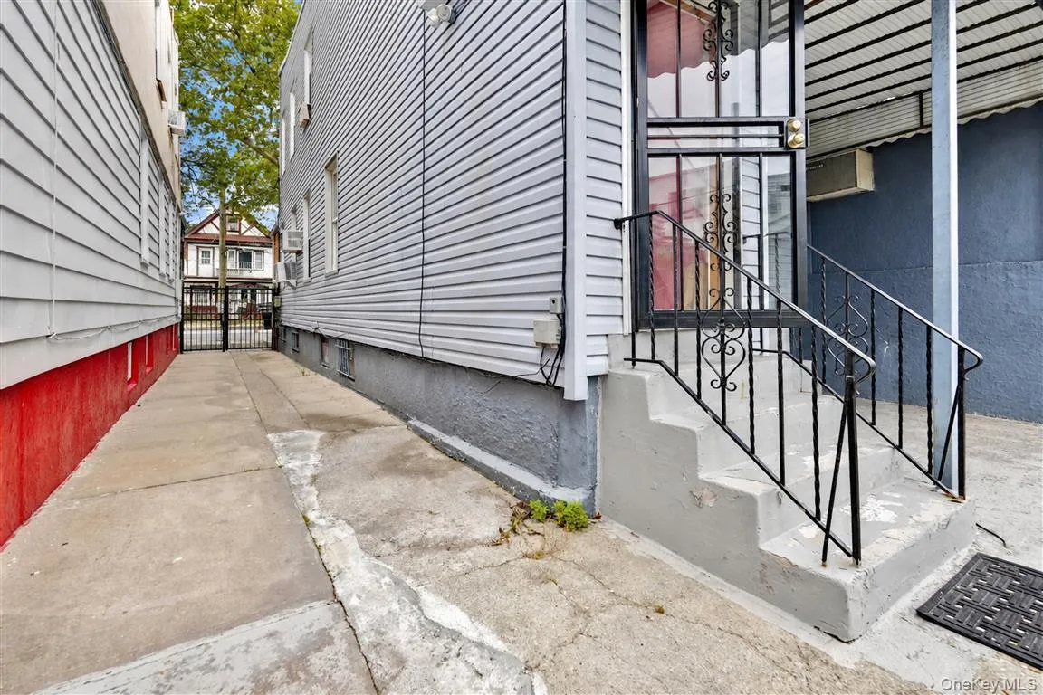 85-20 131st Street, New York, NY, 3 Bedrooms Bedrooms, 6 Rooms Rooms,2 BathroomsBathrooms,Residential,For Rent,131st,0,1048758 85-20 131st Street, New York, NY, 3 Bedrooms Bedrooms, 6 Rooms Rooms,2 BathroomsBathrooms,Residential,For Rent,131st,0,1048758