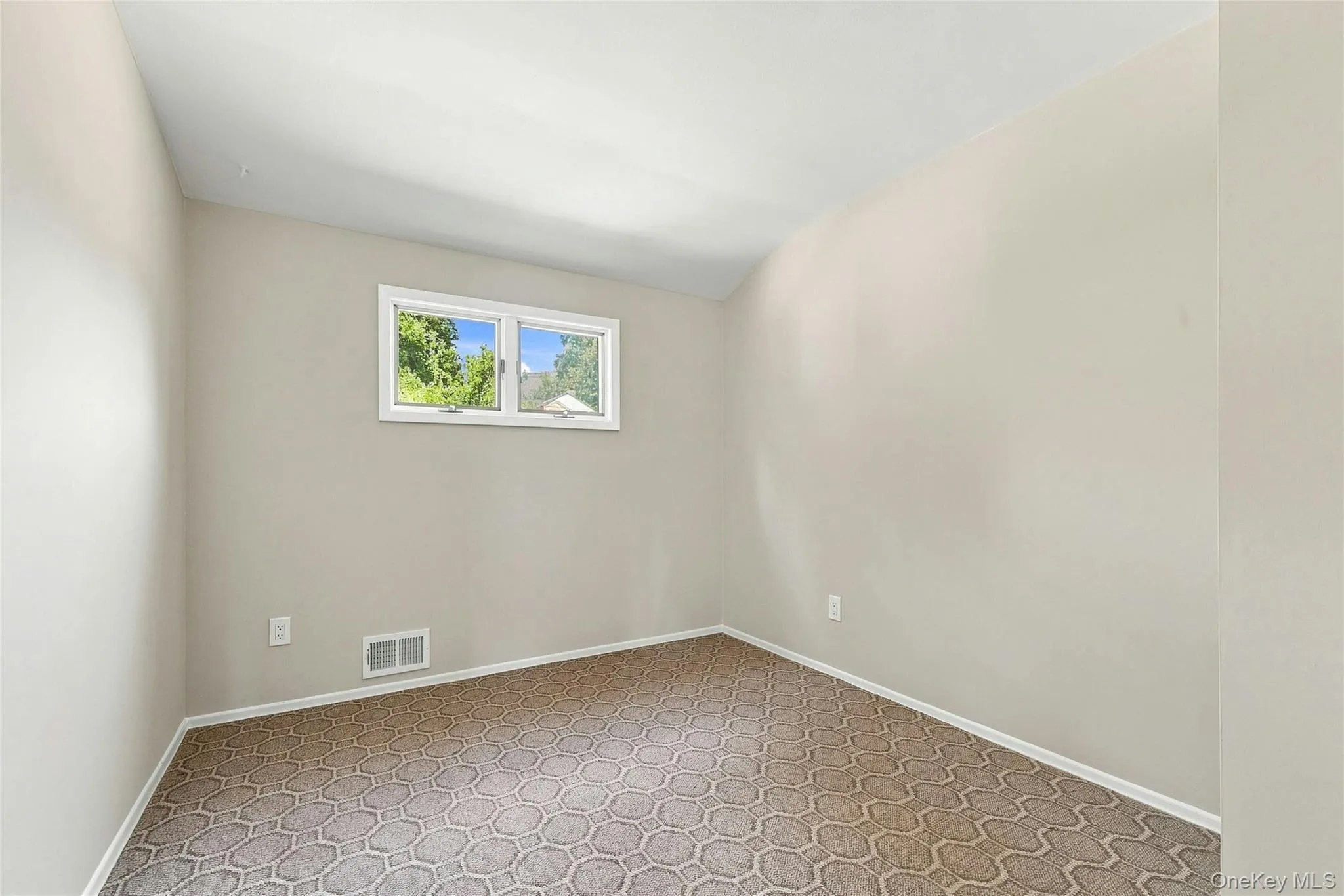 79 39th Street, Islip, NY, 3 Bedrooms Bedrooms, 7 Rooms Rooms,2 BathroomsBathrooms,Residential,For Rent,39th,0,1048776 79 39th Street, Islip, NY, 3 Bedrooms Bedrooms, 7 Rooms Rooms,2 BathroomsBathrooms,Residential,For Rent,39th,0,1048776
