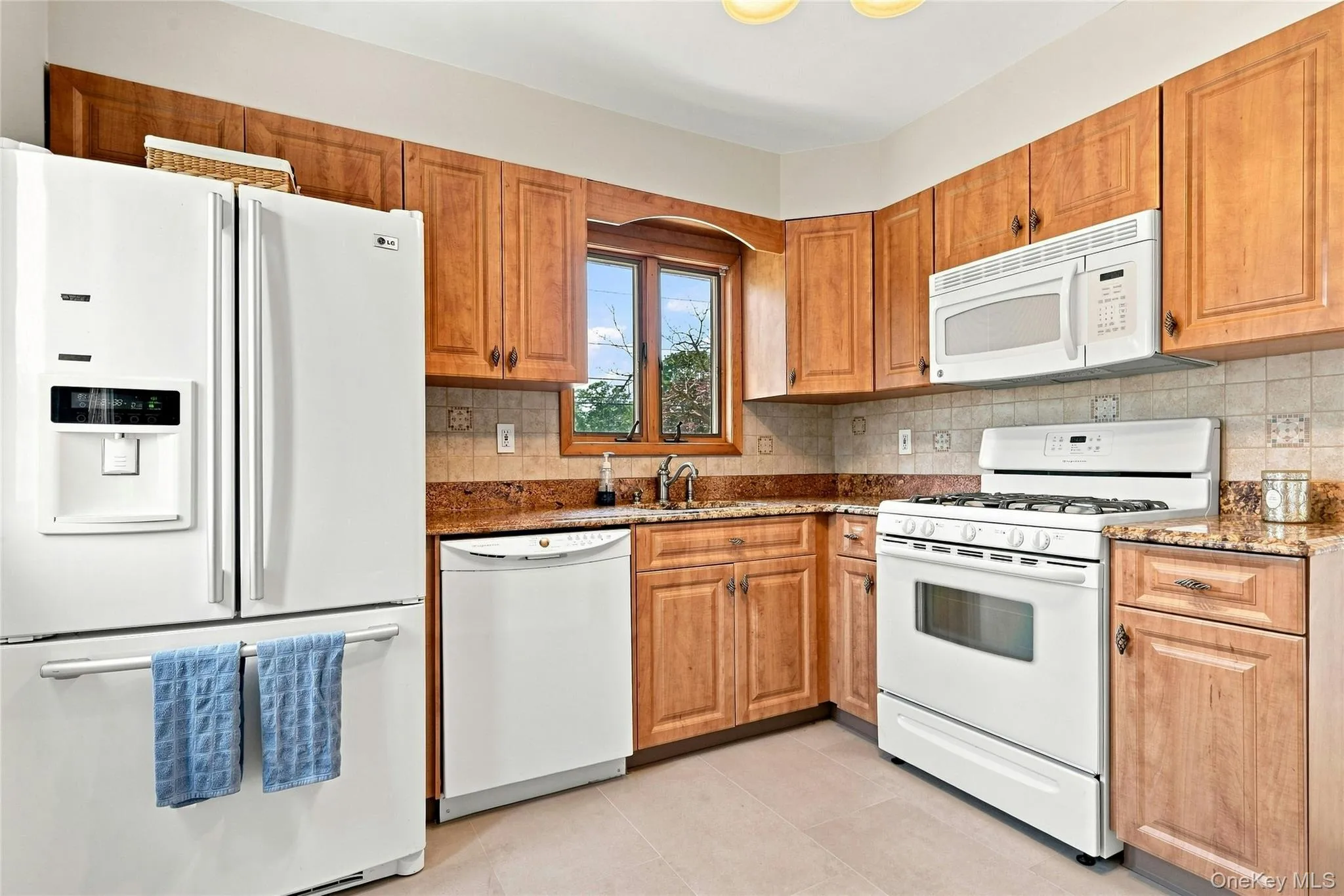 79 39th Street, Islip, NY, 3 Bedrooms Bedrooms, 7 Rooms Rooms,2 BathroomsBathrooms,Residential,For Rent,39th,0,1048776 79 39th Street, Islip, NY, 3 Bedrooms Bedrooms, 7 Rooms Rooms,2 BathroomsBathrooms,Residential,For Rent,39th,0,1048776
