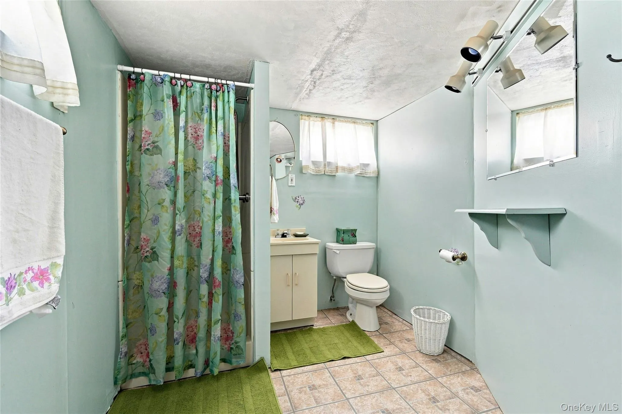 79 39th Street, Islip, NY, 3 Bedrooms Bedrooms, 7 Rooms Rooms,2 BathroomsBathrooms,Residential,For Rent,39th,0,1048776 79 39th Street, Islip, NY, 3 Bedrooms Bedrooms, 7 Rooms Rooms,2 BathroomsBathrooms,Residential,For Rent,39th,0,1048776