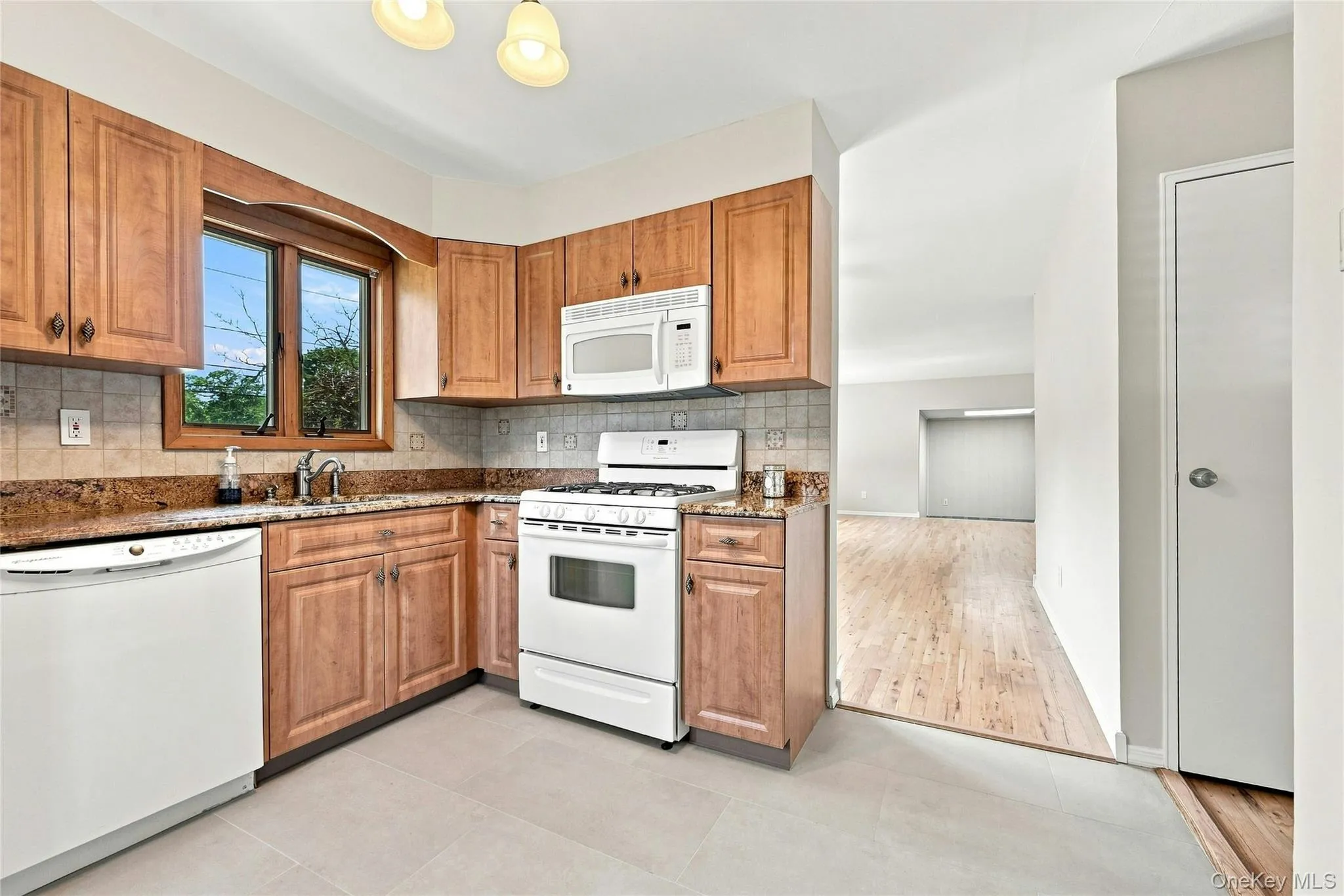 79 39th Street, Islip, NY, 3 Bedrooms Bedrooms, 7 Rooms Rooms,2 BathroomsBathrooms,Residential,For Rent,39th,0,1048776 79 39th Street, Islip, NY, 3 Bedrooms Bedrooms, 7 Rooms Rooms,2 BathroomsBathrooms,Residential,For Rent,39th,0,1048776