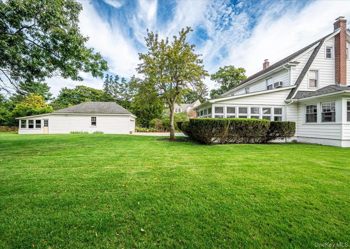Street to street access from .78 acres of landscaped property. Street to street access from .78 acres of landscaped property.