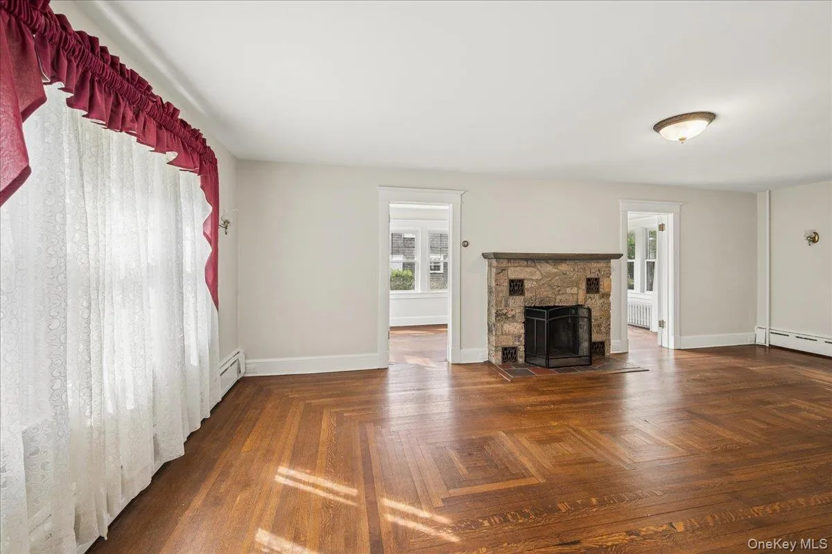 Gracious living room. Gracious living room.