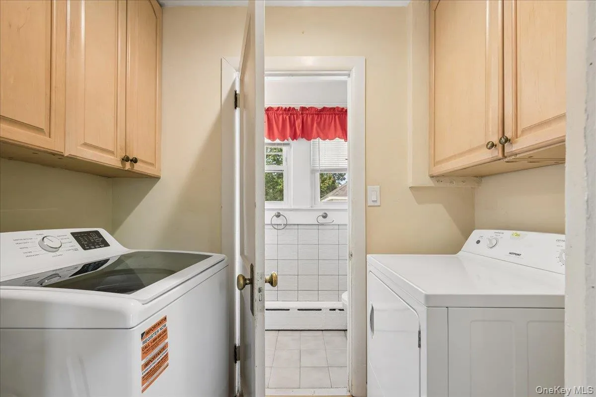 Laundry area right off kitchen. Laundry area right off kitchen.
