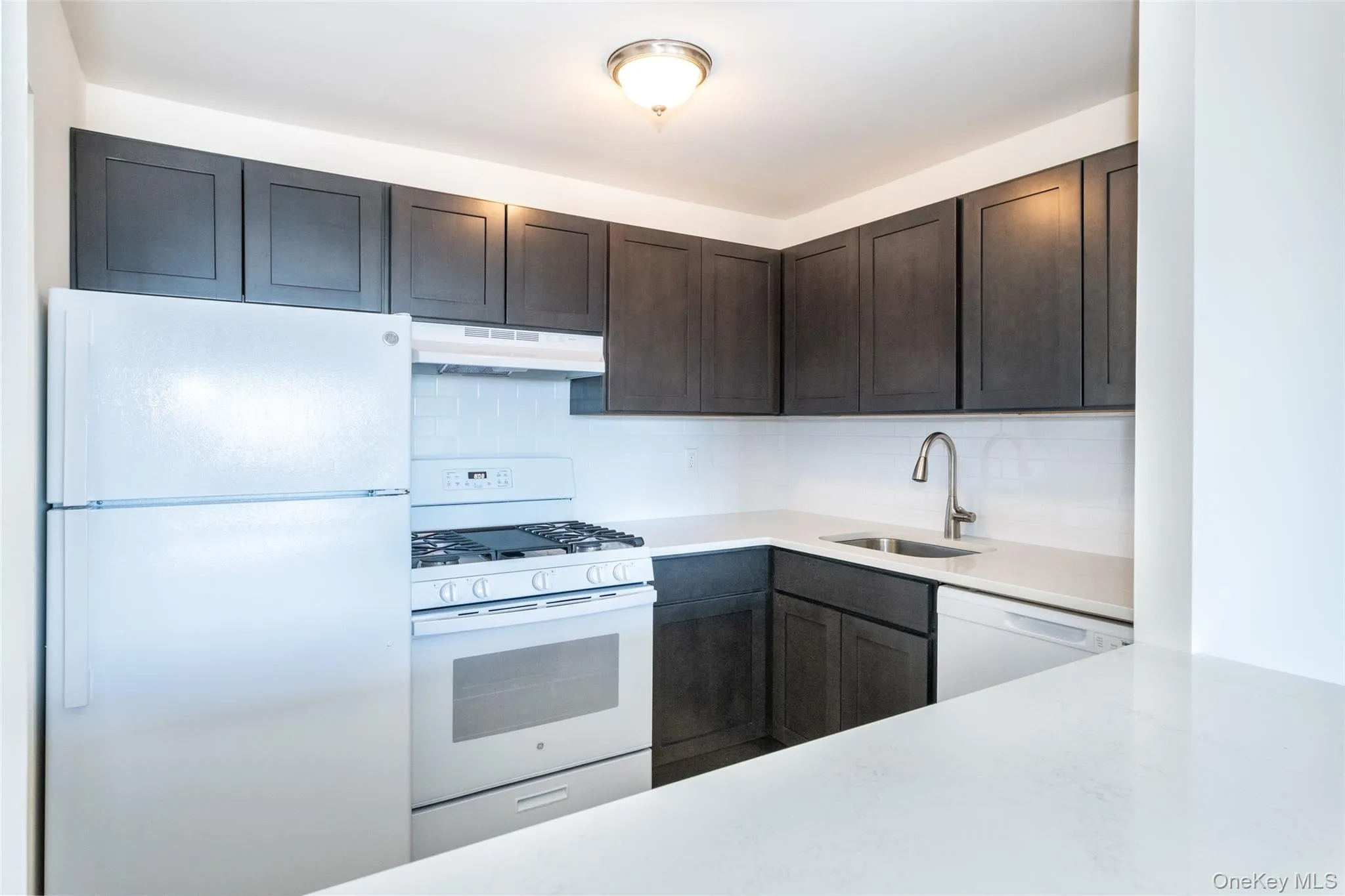 7 Lake Street, White Plains, NY, 1 Bedroom Bedrooms, 4 Rooms Rooms,1 BathroomBathrooms,Residential Lease,For Rent,Lake,0,1048787 7 Lake Street, White Plains, NY, 1 Bedroom Bedrooms, 4 Rooms Rooms,1 BathroomBathrooms,Residential Lease,For Rent,Lake,0,1048787