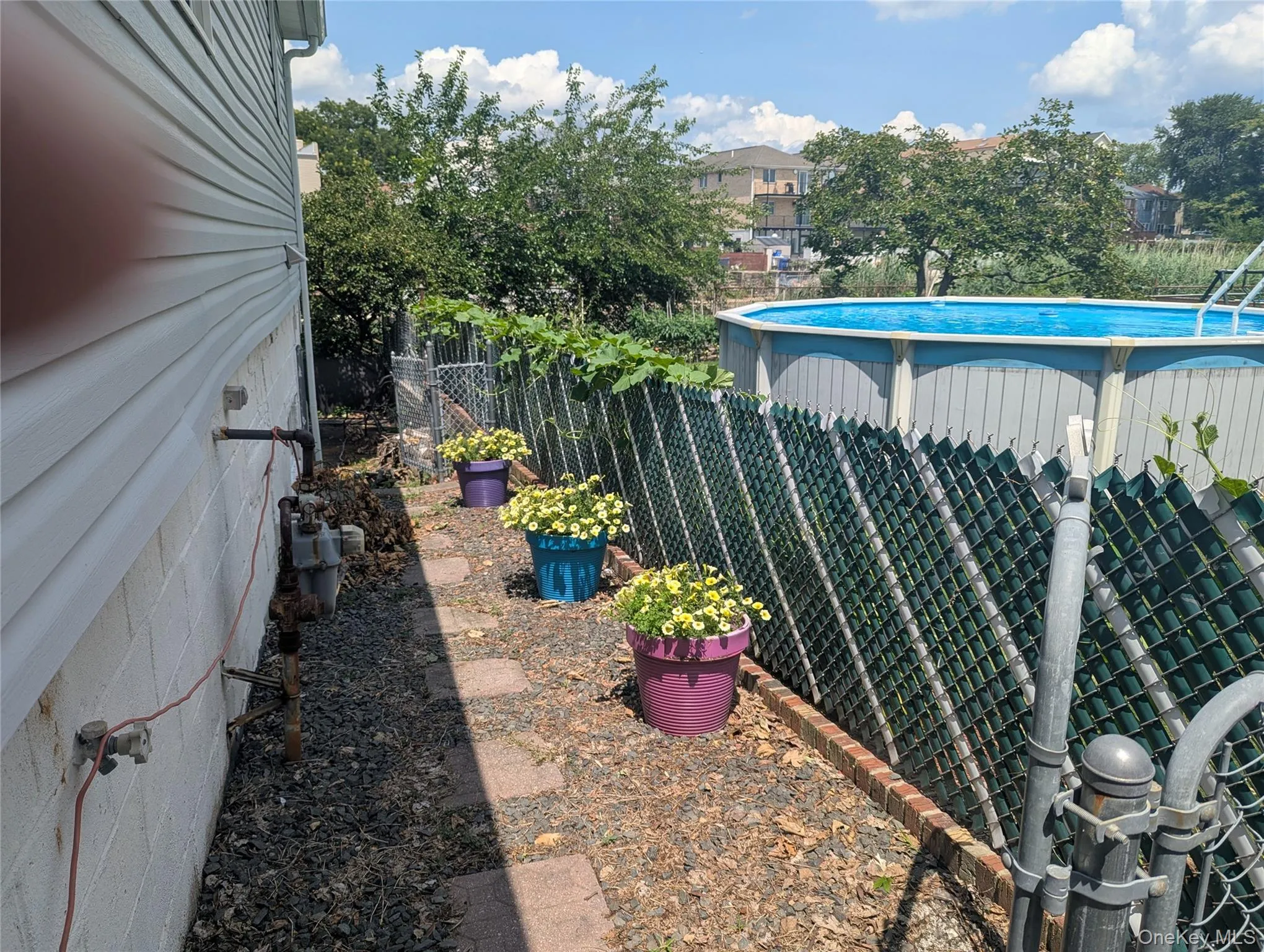 Walkway to back Walkway to back
