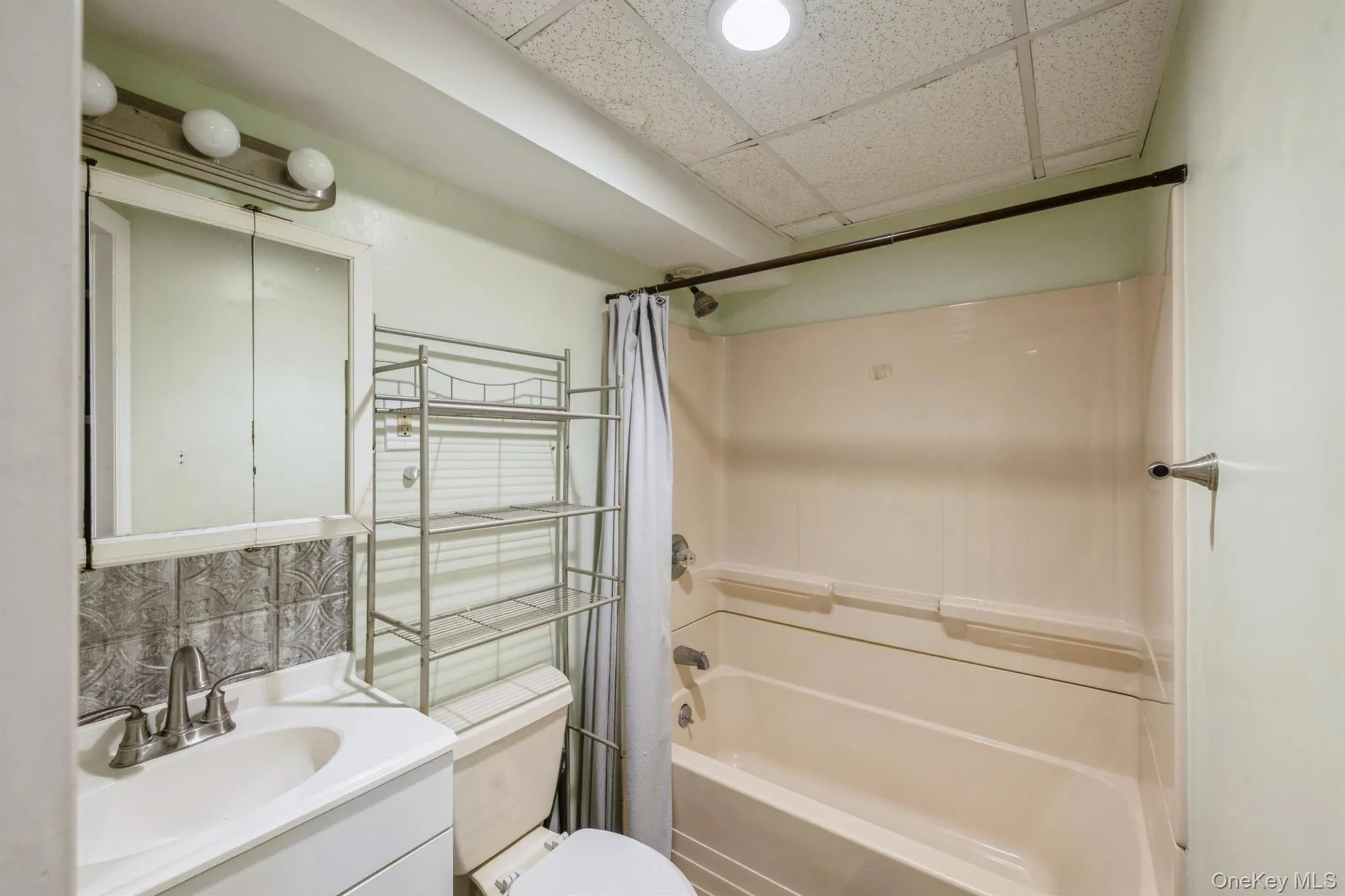 25 Tamarack Road, Brookhaven, NY, 5 Bedrooms Bedrooms, 9 Rooms Rooms,3 BathroomsBathrooms,Residential,For Rent,Tamarack,0,1048793 25 Tamarack Road, Brookhaven, NY, 5 Bedrooms Bedrooms, 9 Rooms Rooms,3 BathroomsBathrooms,Residential,For Rent,Tamarack,0,1048793