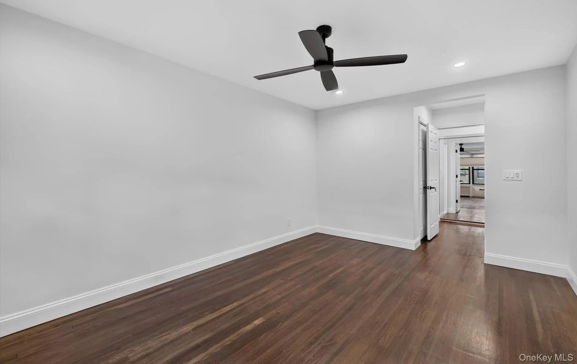 4 Birchwood Court, North Hempstead, NY, 1 Bedroom Bedrooms, 5 Rooms Rooms,1 BathroomBathrooms,Residential,For Rent,Birchwood,0,1048796 4 Birchwood Court, North Hempstead, NY, 1 Bedroom Bedrooms, 5 Rooms Rooms,1 BathroomBathrooms,Residential,For Rent,Birchwood,0,1048796