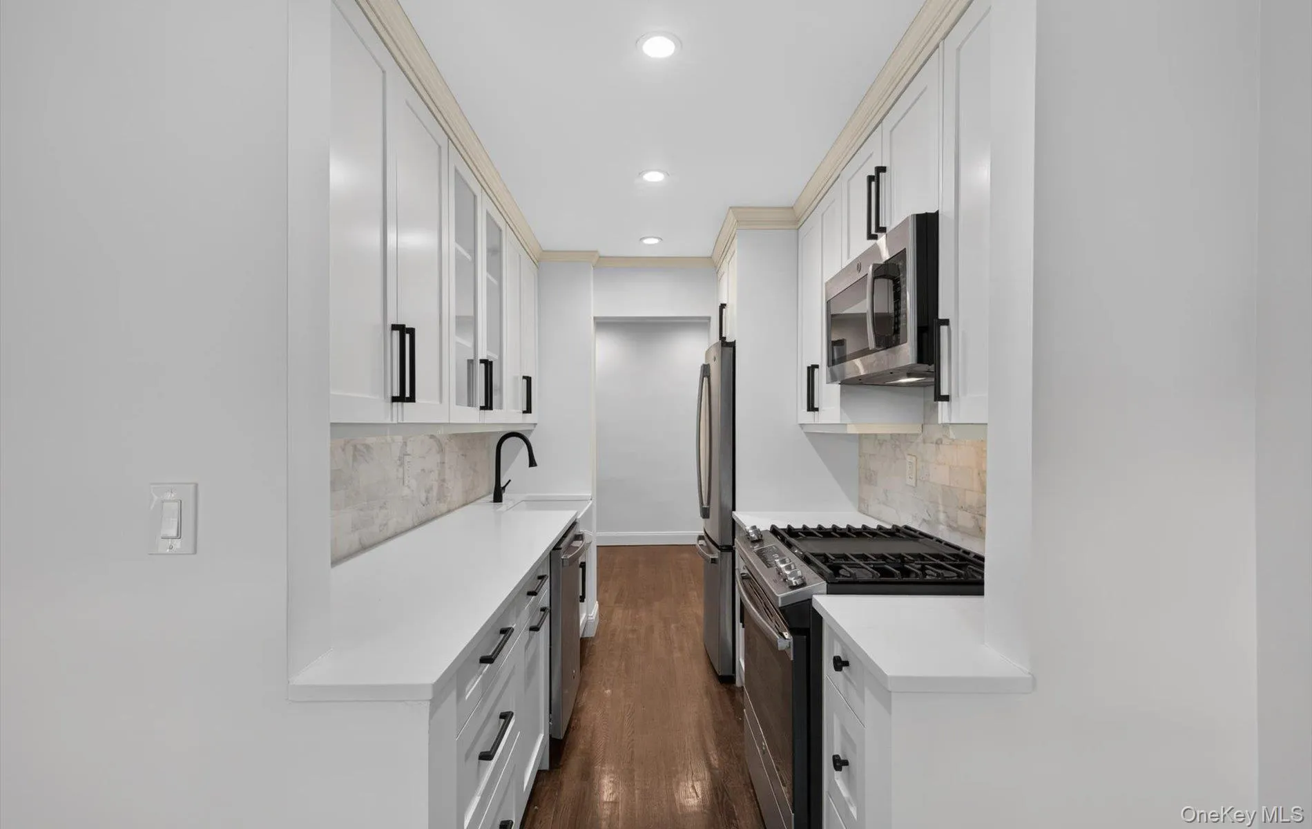 4 Birchwood Court, North Hempstead, NY, 1 Bedroom Bedrooms, 5 Rooms Rooms,1 BathroomBathrooms,Residential,For Rent,Birchwood,0,1048796 4 Birchwood Court, North Hempstead, NY, 1 Bedroom Bedrooms, 5 Rooms Rooms,1 BathroomBathrooms,Residential,For Rent,Birchwood,0,1048796
