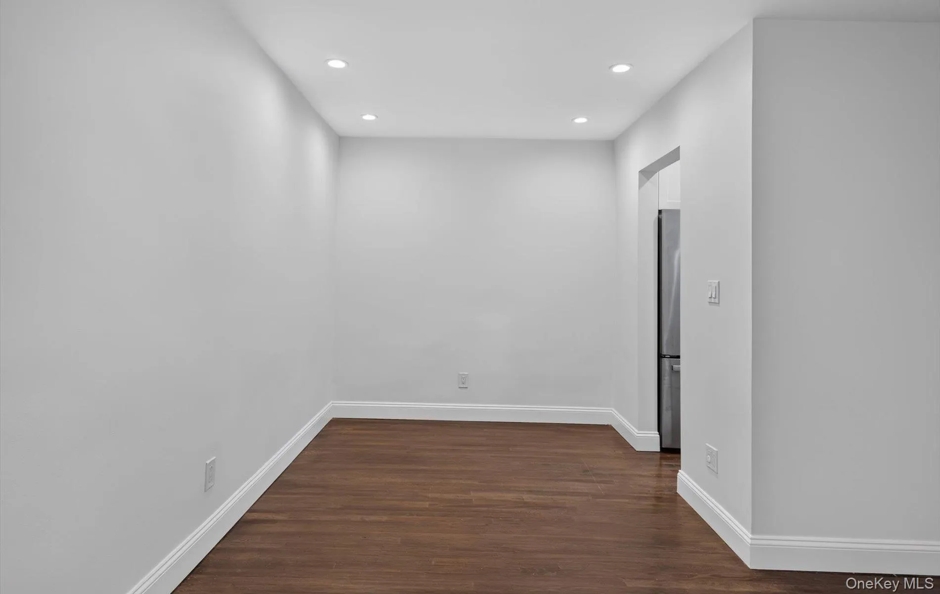 4 Birchwood Court, North Hempstead, NY, 1 Bedroom Bedrooms, 5 Rooms Rooms,1 BathroomBathrooms,Residential,For Rent,Birchwood,0,1048796 4 Birchwood Court, North Hempstead, NY, 1 Bedroom Bedrooms, 5 Rooms Rooms,1 BathroomBathrooms,Residential,For Rent,Birchwood,0,1048796