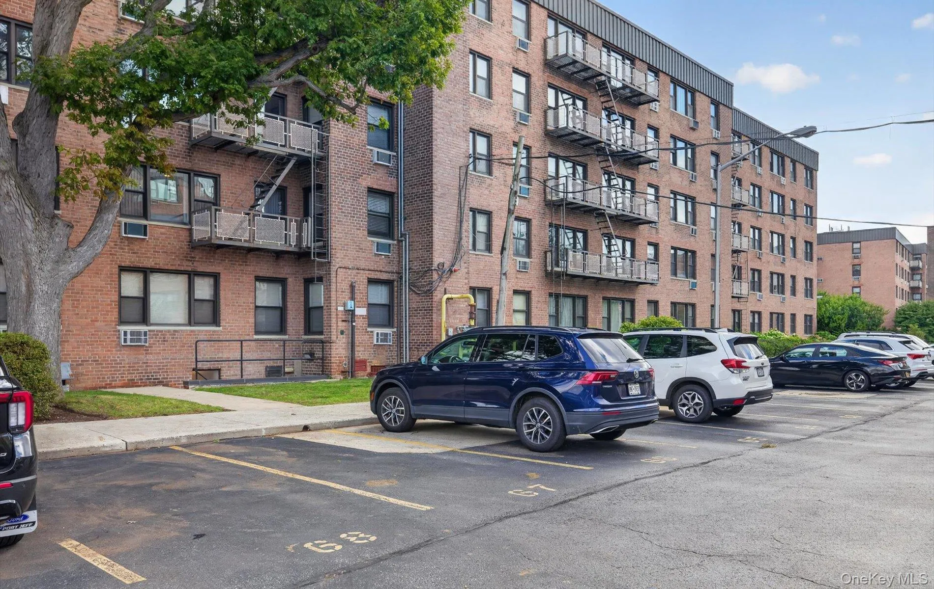 4 Birchwood Court, North Hempstead, NY, 1 Bedroom Bedrooms, 5 Rooms Rooms,1 BathroomBathrooms,Residential,For Rent,Birchwood,0,1048796 4 Birchwood Court, North Hempstead, NY, 1 Bedroom Bedrooms, 5 Rooms Rooms,1 BathroomBathrooms,Residential,For Rent,Birchwood,0,1048796