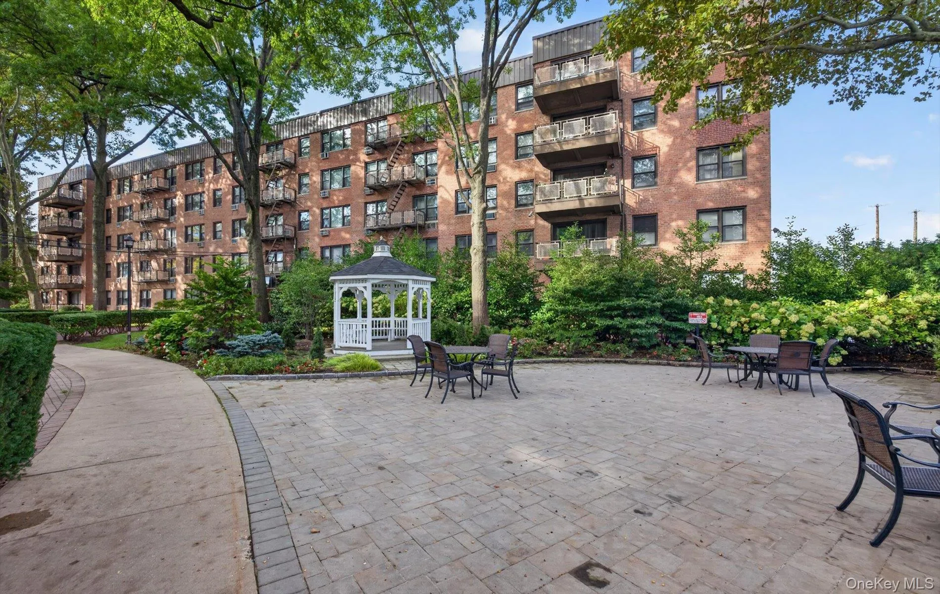4 Birchwood Court, North Hempstead, NY, 1 Bedroom Bedrooms, 5 Rooms Rooms,1 BathroomBathrooms,Residential,For Rent,Birchwood,0,1048796 4 Birchwood Court, North Hempstead, NY, 1 Bedroom Bedrooms, 5 Rooms Rooms,1 BathroomBathrooms,Residential,For Rent,Birchwood,0,1048796