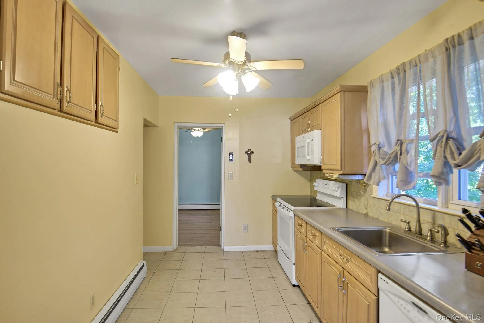 6 Arbutus Street, Putnam Valley, NY, 3 Bedrooms Bedrooms, 11 Rooms Rooms,2 BathroomsBathrooms,Residential,For Rent,Arbutus,0,1048801 6 Arbutus Street, Putnam Valley, NY, 3 Bedrooms Bedrooms, 11 Rooms Rooms,2 BathroomsBathrooms,Residential,For Rent,Arbutus,0,1048801