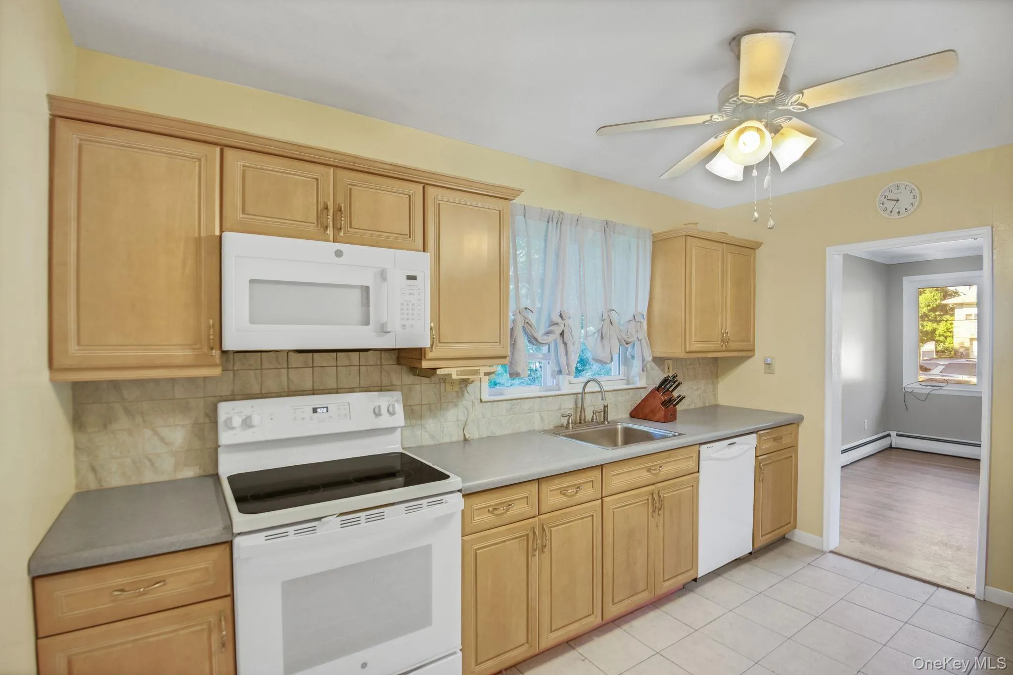 6 Arbutus Street, Putnam Valley, NY, 3 Bedrooms Bedrooms, 11 Rooms Rooms,2 BathroomsBathrooms,Residential,For Rent,Arbutus,0,1048801 6 Arbutus Street, Putnam Valley, NY, 3 Bedrooms Bedrooms, 11 Rooms Rooms,2 BathroomsBathrooms,Residential,For Rent,Arbutus,0,1048801