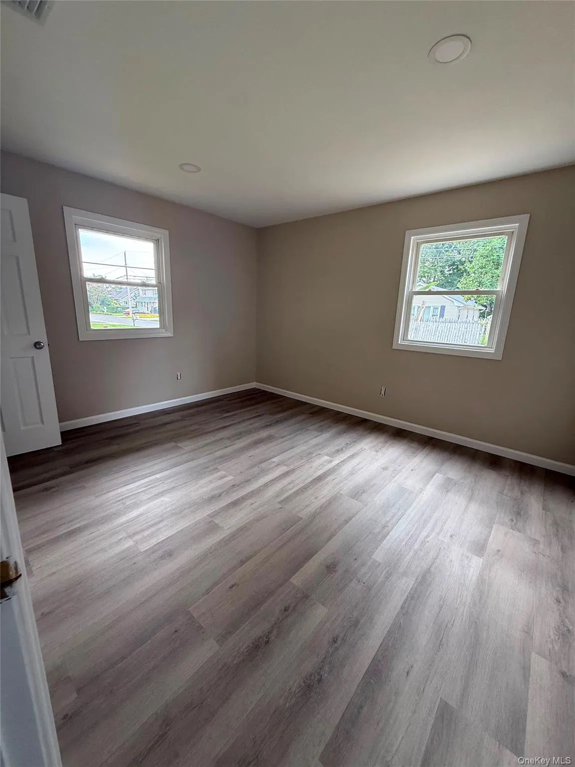 21 Astoria Road, Brookhaven, NY, 3 Bedrooms Bedrooms, 5 Rooms Rooms,1 BathroomBathrooms,Residential,For Rent,Astoria,0,1048803 21 Astoria Road, Brookhaven, NY, 3 Bedrooms Bedrooms, 5 Rooms Rooms,1 BathroomBathrooms,Residential,For Rent,Astoria,0,1048803