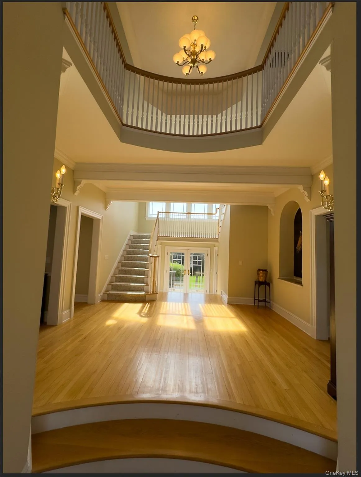 Artistic view of entry. Artistic view of entry.