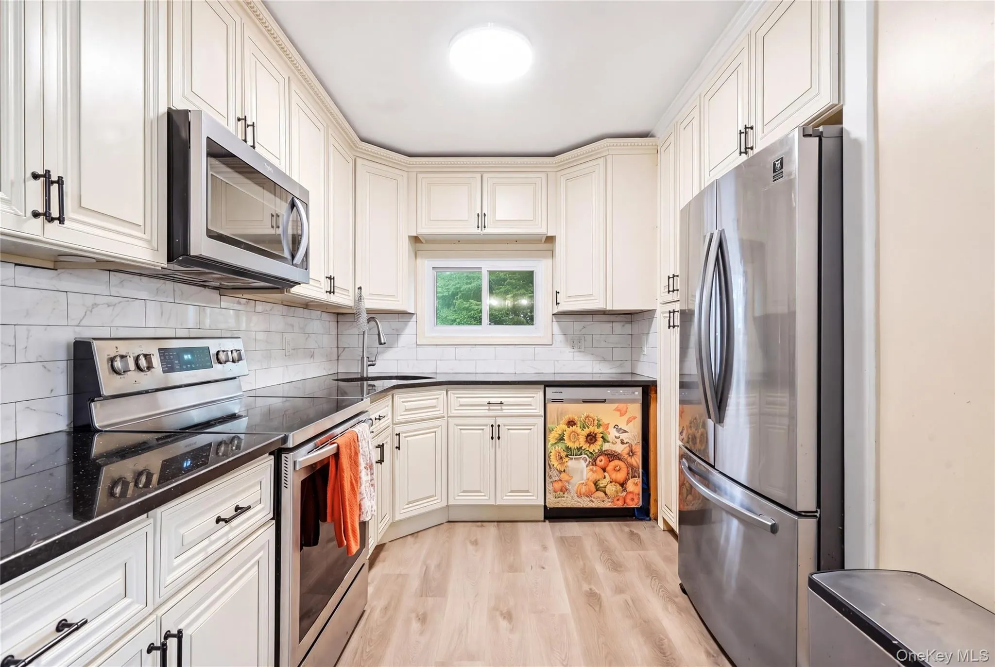 222 Jerusalem Avenue, Oyster Bay, NY, 4 Bedrooms Bedrooms, 9 Rooms Rooms,1 BathroomBathrooms,Residential,For Rent,Jerusalem,0,1048809 222 Jerusalem Avenue, Oyster Bay, NY, 4 Bedrooms Bedrooms, 9 Rooms Rooms,1 BathroomBathrooms,Residential,For Rent,Jerusalem,0,1048809