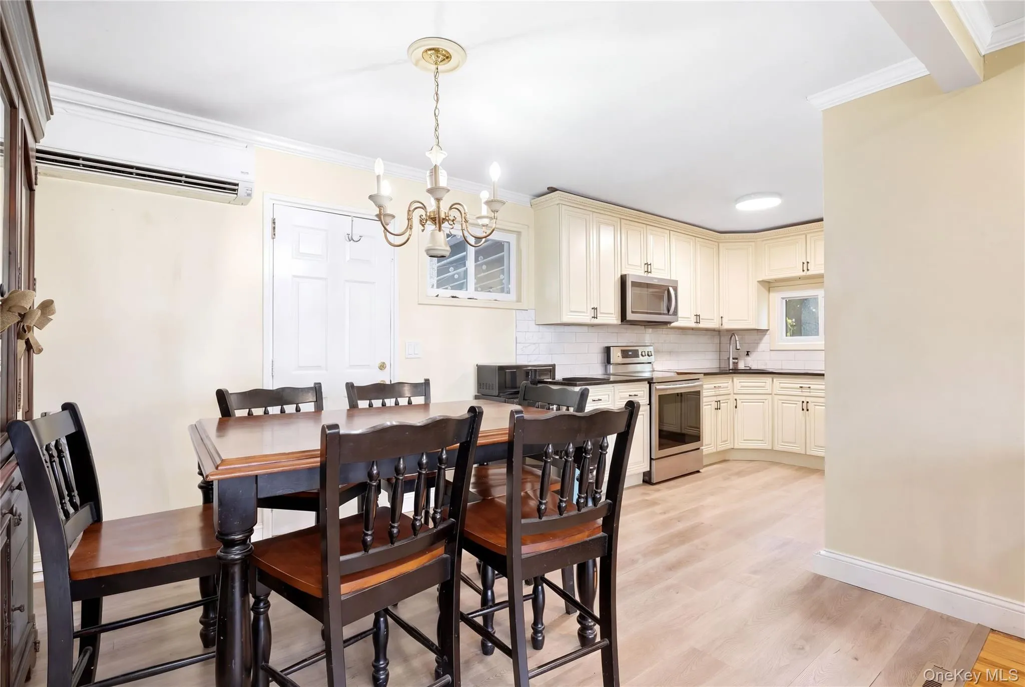 222 Jerusalem Avenue, Oyster Bay, NY, 4 Bedrooms Bedrooms, 9 Rooms Rooms,1 BathroomBathrooms,Residential,For Rent,Jerusalem,0,1048809 222 Jerusalem Avenue, Oyster Bay, NY, 4 Bedrooms Bedrooms, 9 Rooms Rooms,1 BathroomBathrooms,Residential,For Rent,Jerusalem,0,1048809