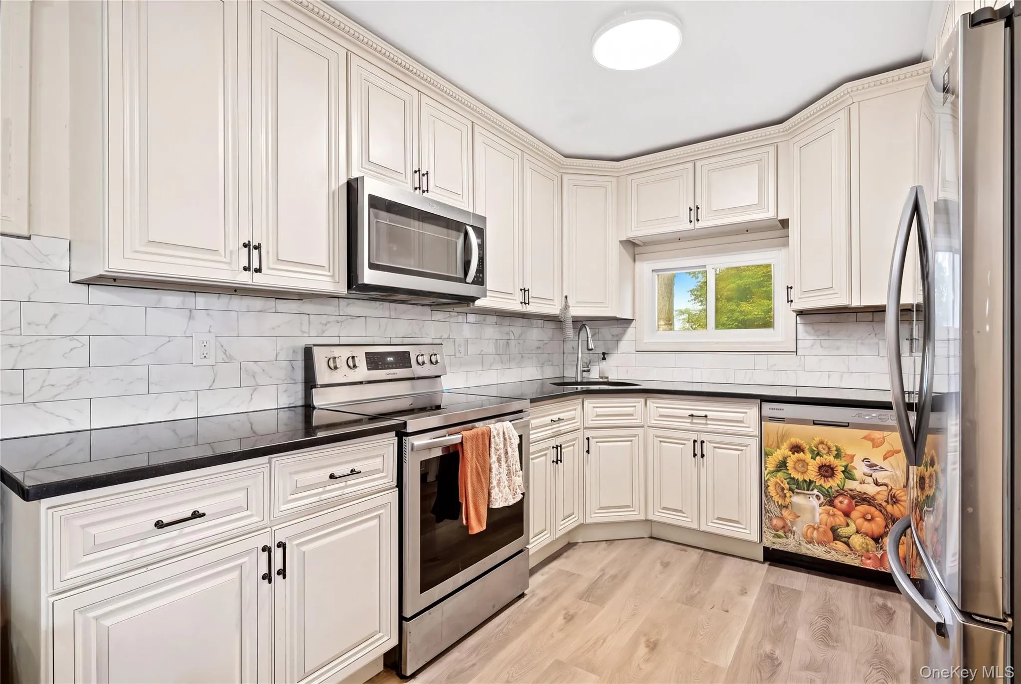 222 Jerusalem Avenue, Oyster Bay, NY, 4 Bedrooms Bedrooms, 9 Rooms Rooms,1 BathroomBathrooms,Residential,For Rent,Jerusalem,0,1048809 222 Jerusalem Avenue, Oyster Bay, NY, 4 Bedrooms Bedrooms, 9 Rooms Rooms,1 BathroomBathrooms,Residential,For Rent,Jerusalem,0,1048809