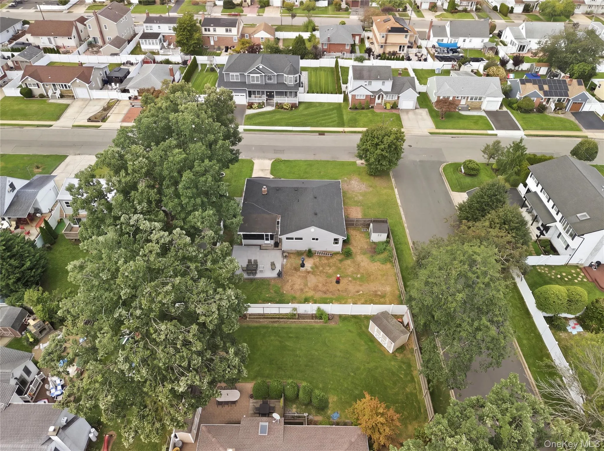 222 Jerusalem Avenue, Oyster Bay, NY, 4 Bedrooms Bedrooms, 9 Rooms Rooms,1 BathroomBathrooms,Residential,For Rent,Jerusalem,0,1048809 222 Jerusalem Avenue, Oyster Bay, NY, 4 Bedrooms Bedrooms, 9 Rooms Rooms,1 BathroomBathrooms,Residential,For Rent,Jerusalem,0,1048809