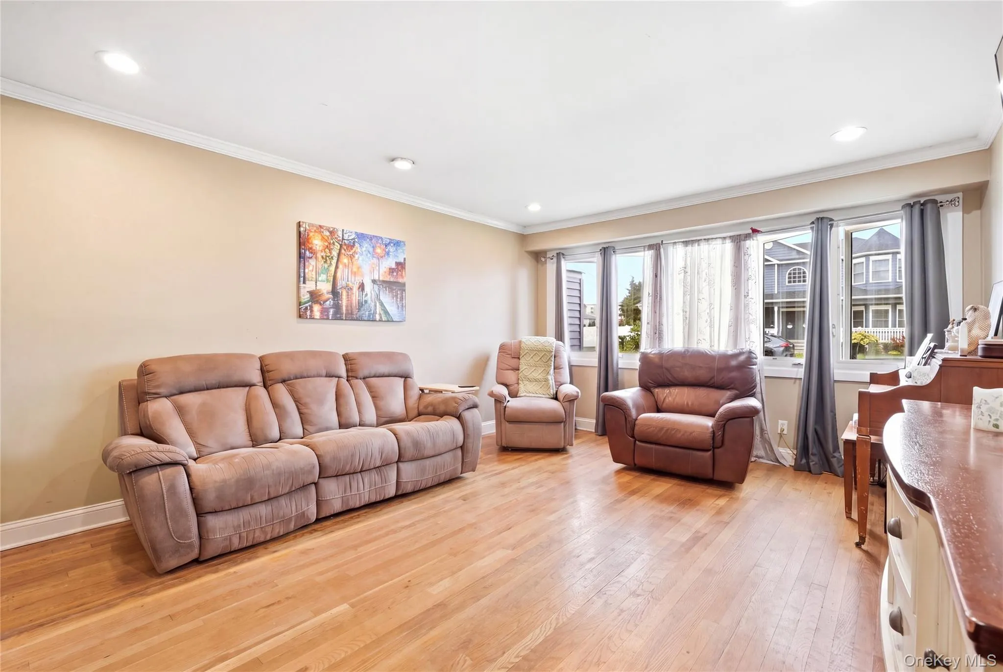 222 Jerusalem Avenue, Oyster Bay, NY, 4 Bedrooms Bedrooms, 9 Rooms Rooms,1 BathroomBathrooms,Residential,For Rent,Jerusalem,0,1048809 222 Jerusalem Avenue, Oyster Bay, NY, 4 Bedrooms Bedrooms, 9 Rooms Rooms,1 BathroomBathrooms,Residential,For Rent,Jerusalem,0,1048809
