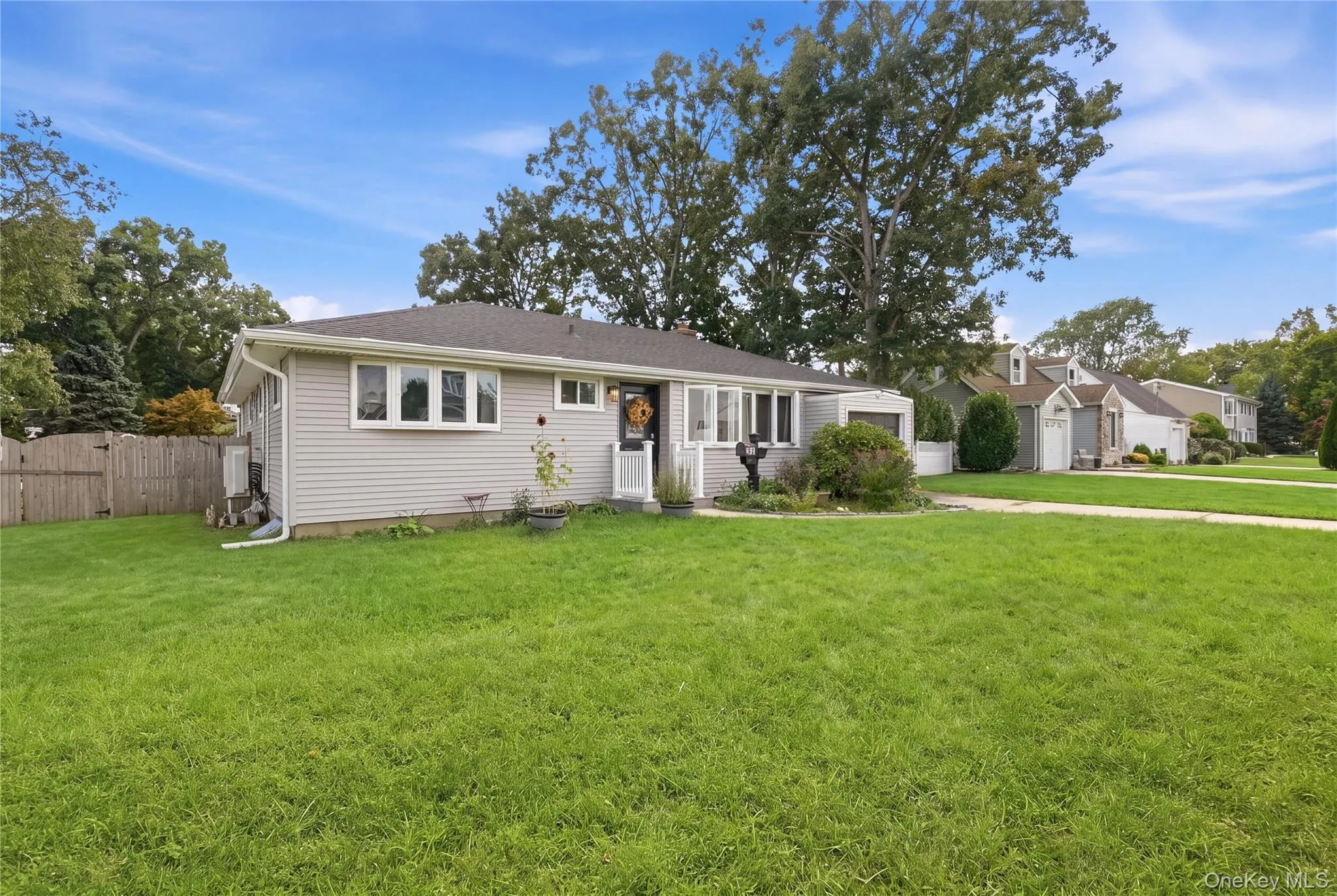 222 Jerusalem Avenue, Oyster Bay, NY, 4 Bedrooms Bedrooms, 9 Rooms Rooms,1 BathroomBathrooms,Residential,For Rent,Jerusalem,0,1048809 222 Jerusalem Avenue, Oyster Bay, NY, 4 Bedrooms Bedrooms, 9 Rooms Rooms,1 BathroomBathrooms,Residential,For Rent,Jerusalem,0,1048809