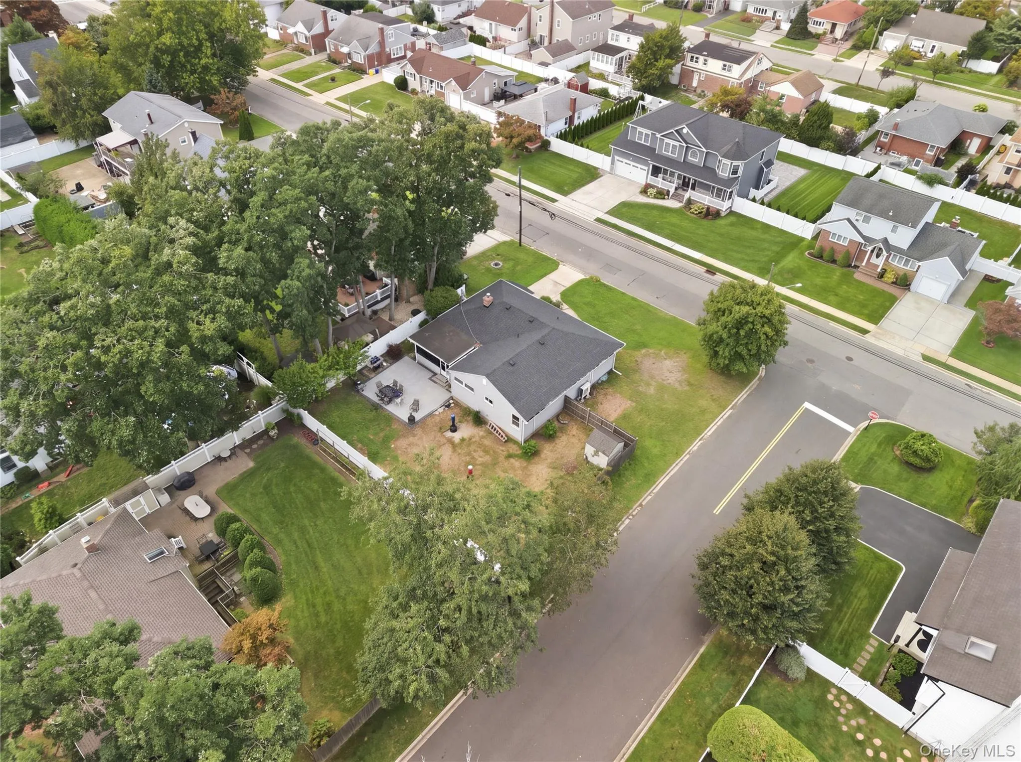 222 Jerusalem Avenue, Oyster Bay, NY, 4 Bedrooms Bedrooms, 9 Rooms Rooms,1 BathroomBathrooms,Residential,For Rent,Jerusalem,0,1048809 222 Jerusalem Avenue, Oyster Bay, NY, 4 Bedrooms Bedrooms, 9 Rooms Rooms,1 BathroomBathrooms,Residential,For Rent,Jerusalem,0,1048809