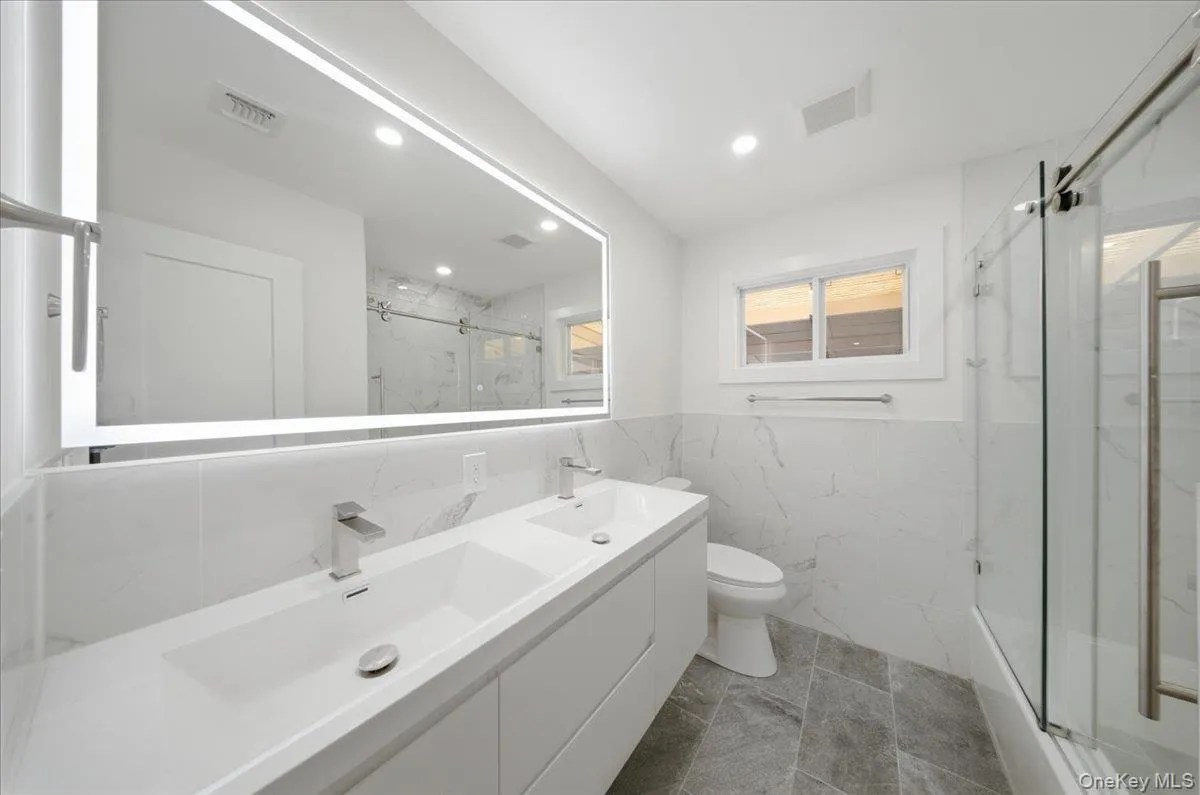 Family Bathroom Family Bathroom